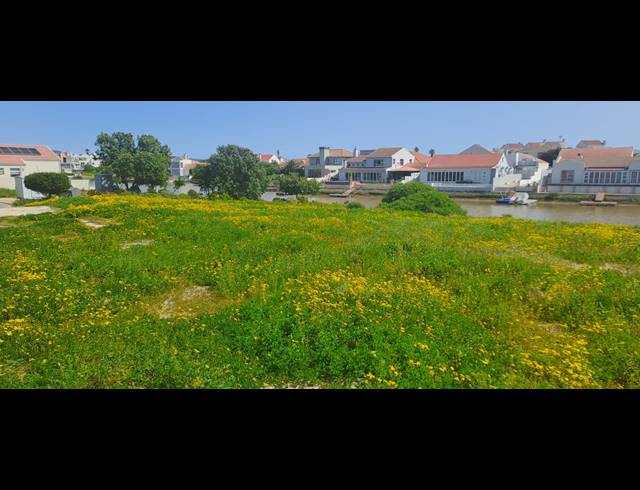 958M² VACANT LAND FOR SALE IN PORT OWEN